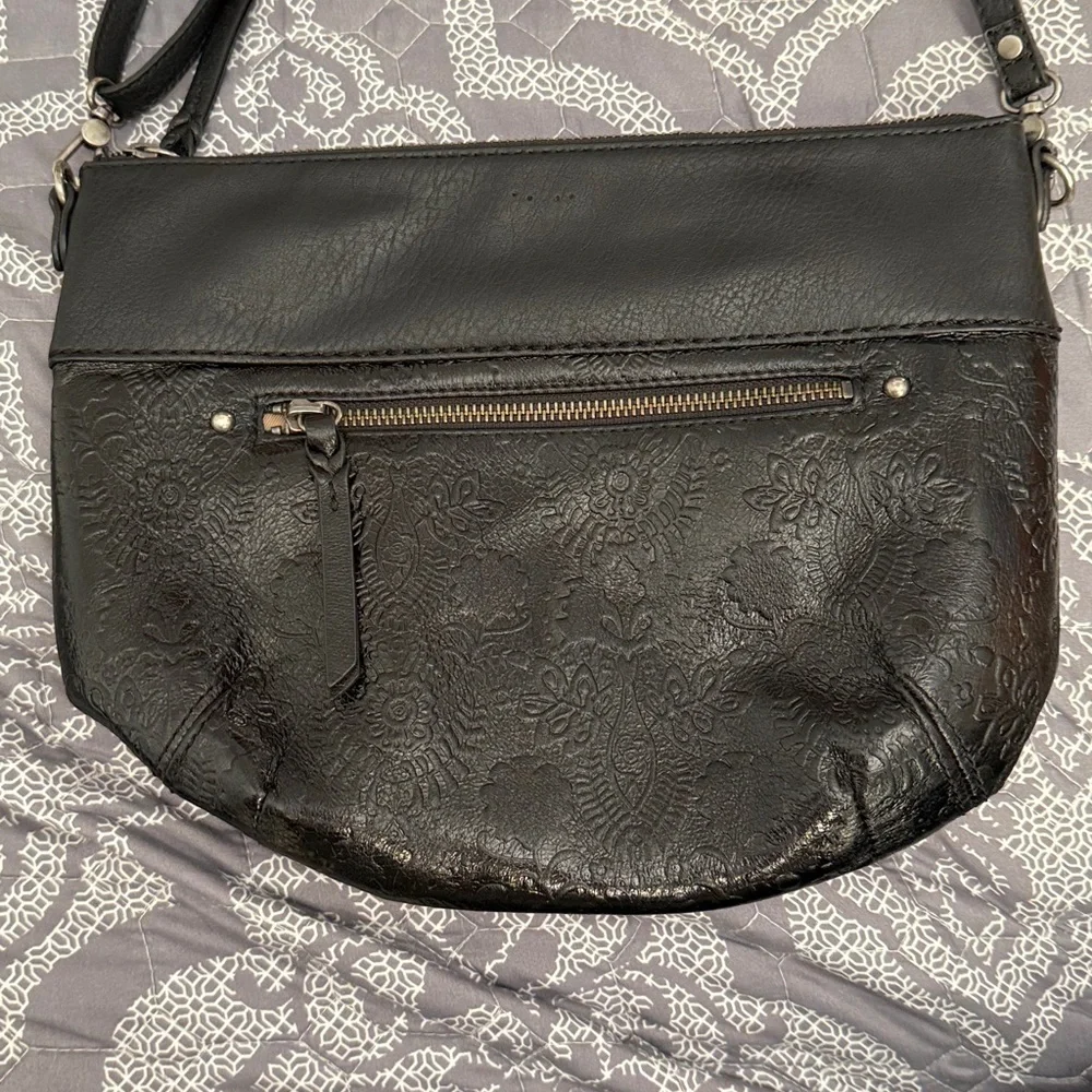 The Sak Black Oleta Leather Embossed Adjustable Crossbody Bag EUC
